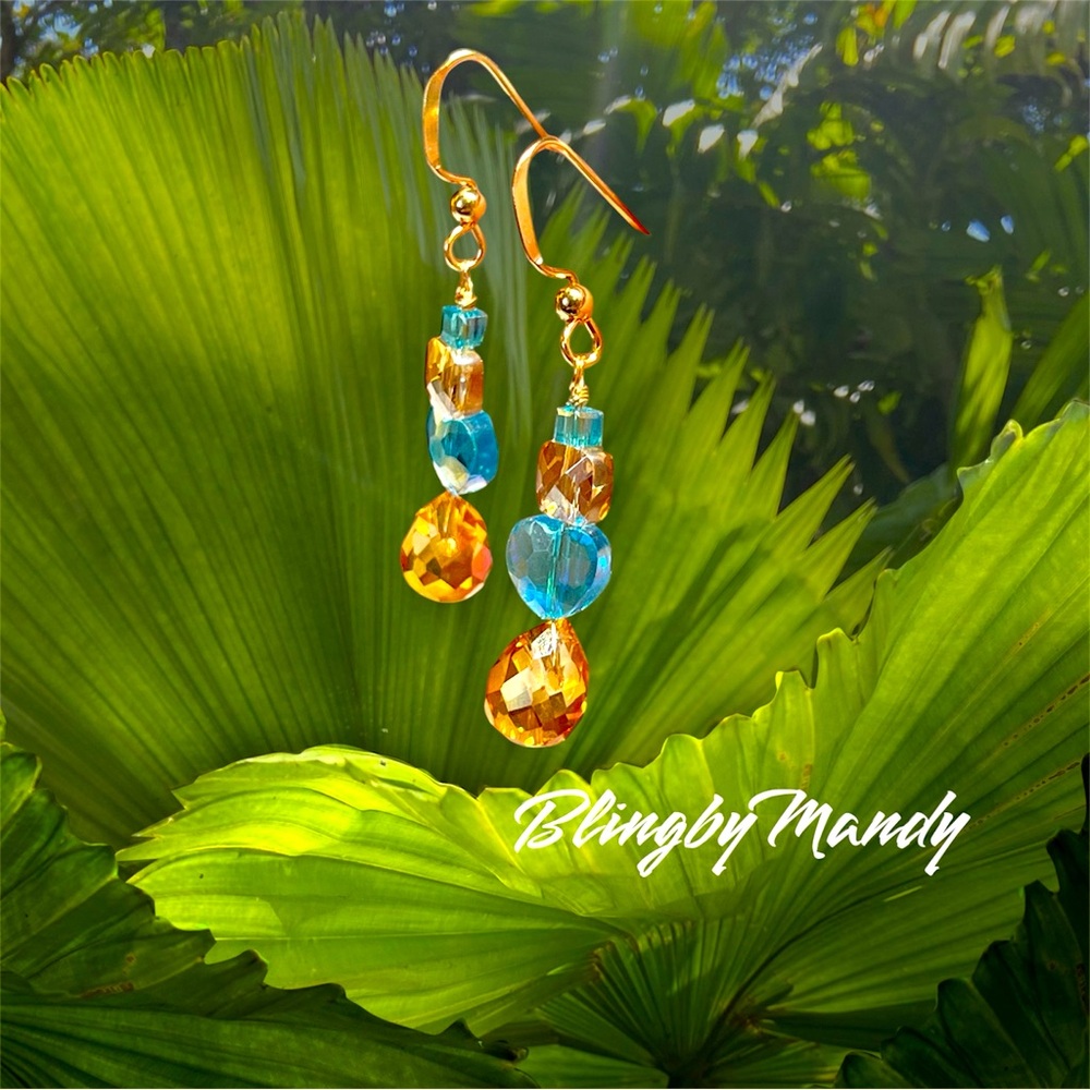 💙🦋Stunning blue heart and amber Swarovski Crystal and gold earrings